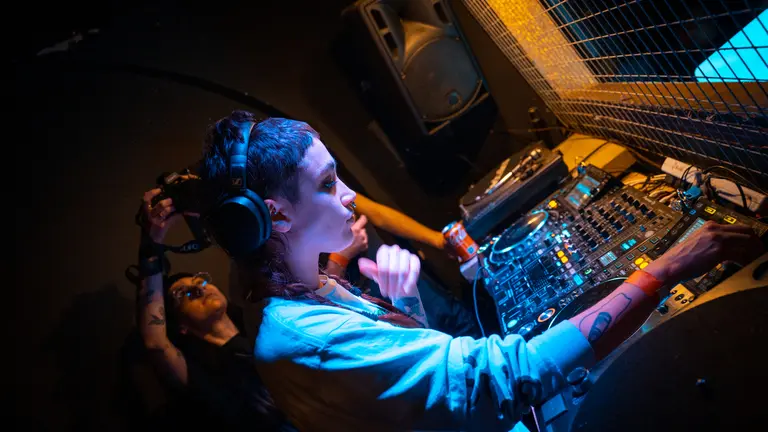 queer house party djing