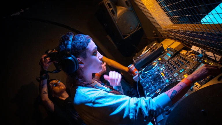 queer house party djing