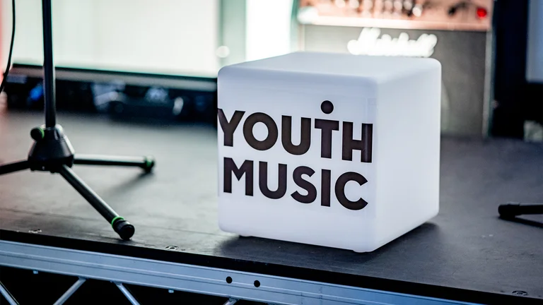 youth music light up box