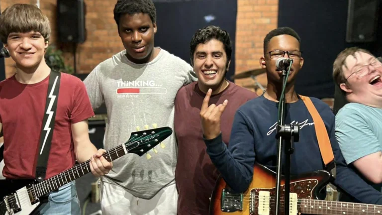 Five people band