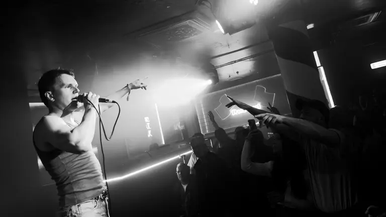 singer live performance 