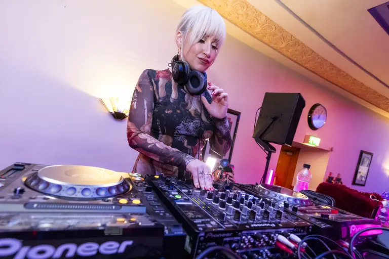 5 Ways DJs and Artists Can Build a Community on Mixcloud | Youth Music