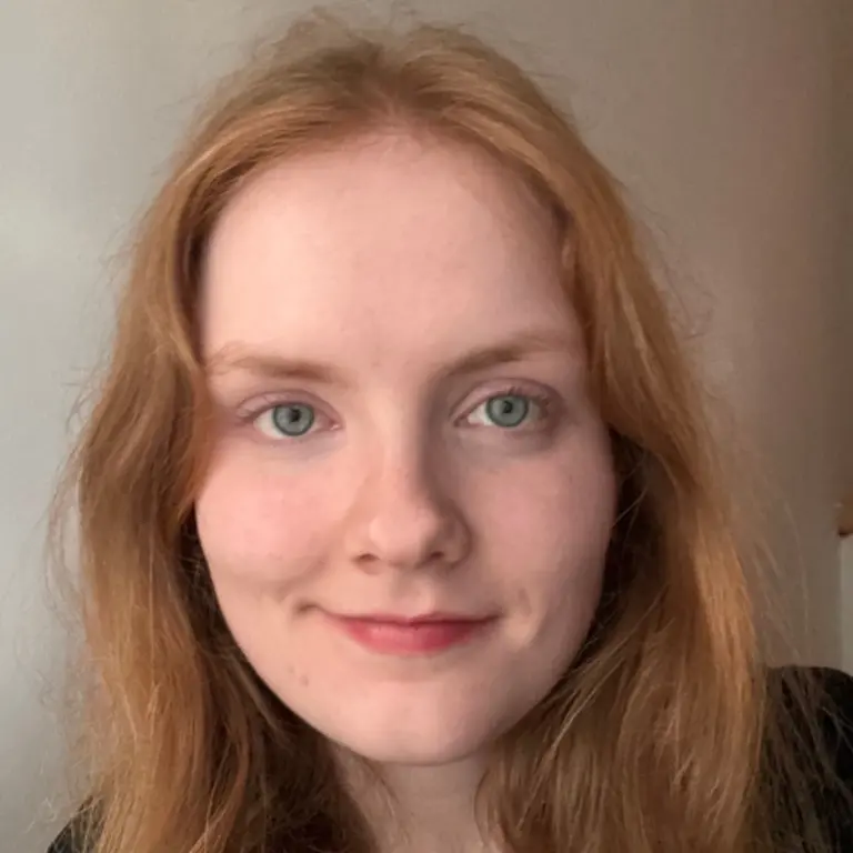 Imogen Bott headshot