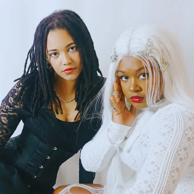 nyrobi and chaya from alt blk era