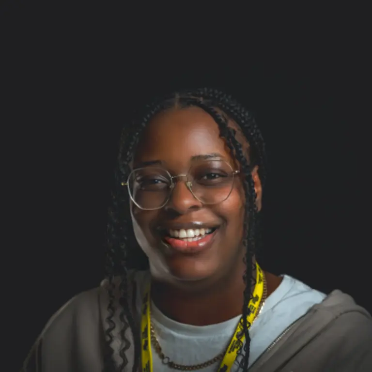 Abi Johnson headshot